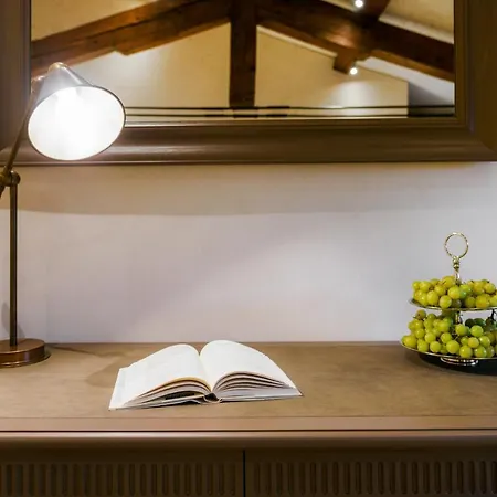 Visconte Filippo - La Dimora Degli Affreschi *